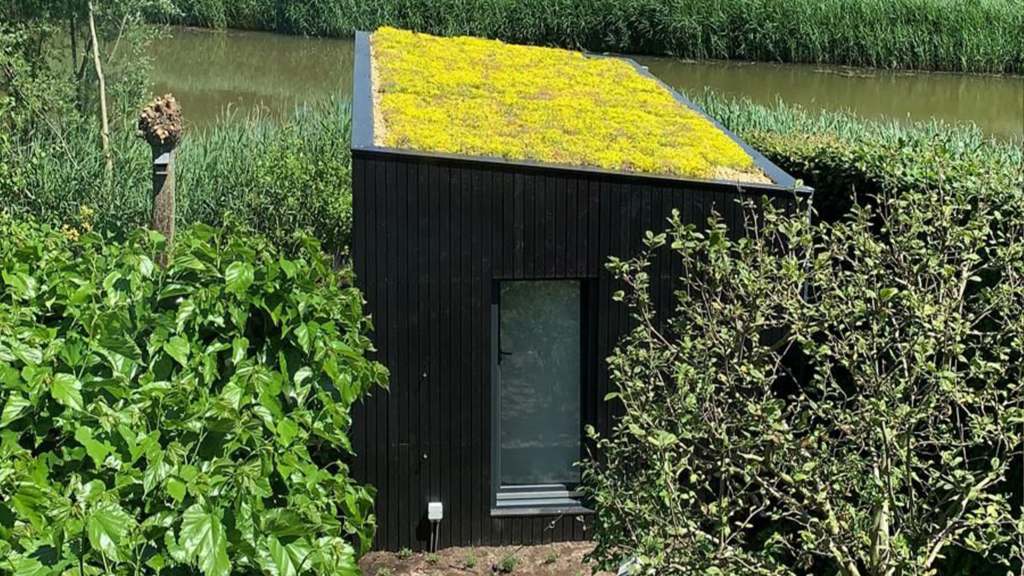Veghel-gardenpod tuinkantoor in het zwart